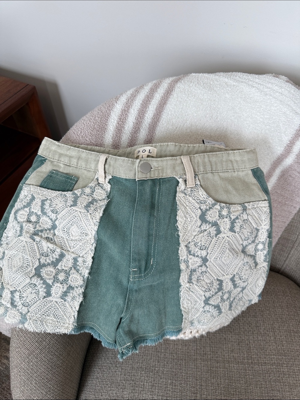 Pol Green Lace Panel Womenβs Shorts